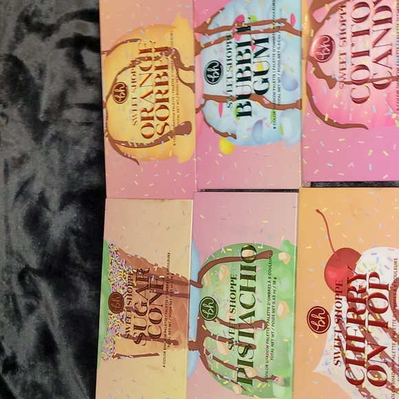 BH eyeshadow pallets - Picture 1 of 2